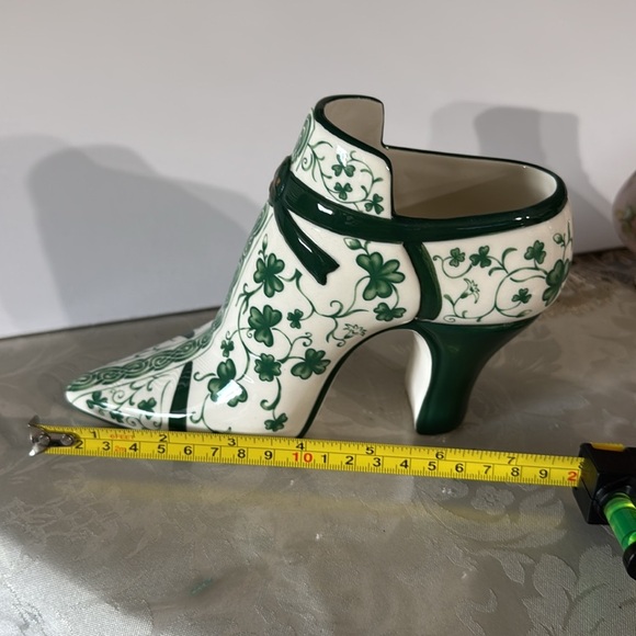 Shamrock Vintage Shoe Planter/Vase Hand painted clover leave designs - Picture 3 of 7